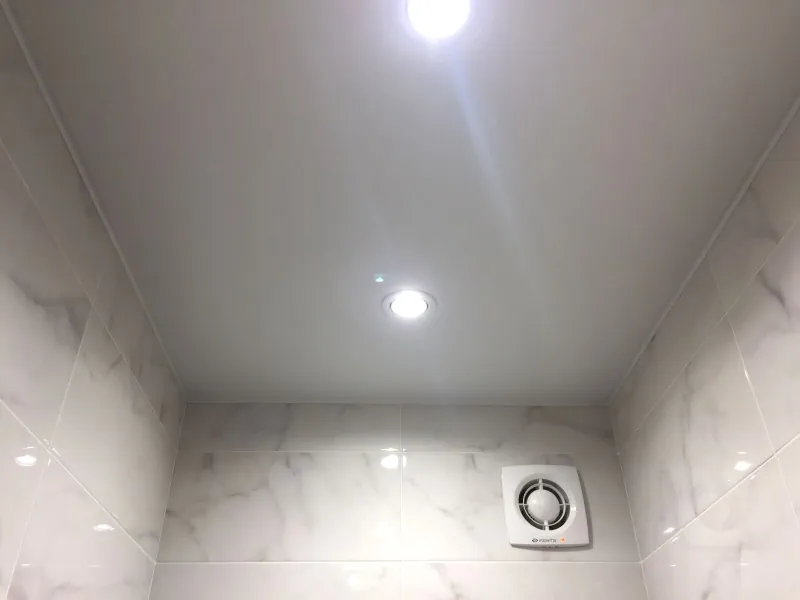 Натяжной потолок в туалете г. Волжский и Волгоград
